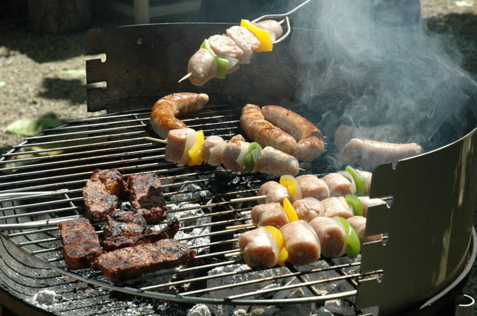 1358 0 Attrezzi per il barbecue